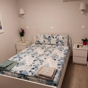rezervați aici
